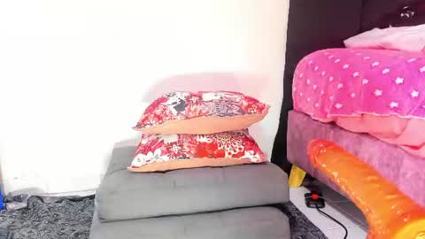  Samanthasmile  online show from July 13, 2026, 9:34 am