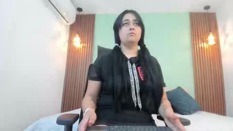 Snapshot of samantha_agatha chatting on December 14, 2024, 1:05 pm Samantha online show from December 14, 2024, 1:05 pm