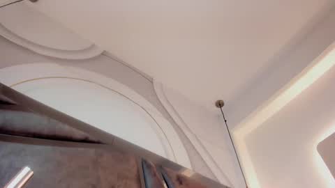 Samantha Beckham online show from March 8, 2026, 2:04 am