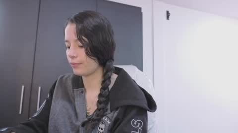 Snapshot of samantha_blow chatting on May 21, 2026, 3:24 am samantha_blow online show from May 21, 2026, 3:24 am