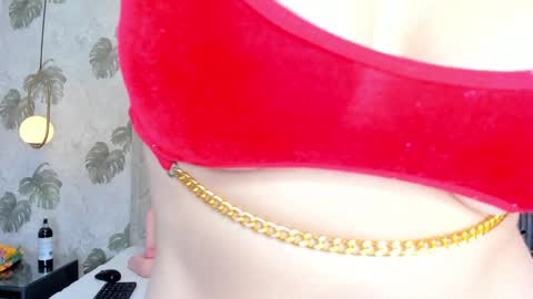 Snapshot of samantha_duque11 chatting on January 11, 2025, 10:08 am Samantha online show from January 11, 2025, 10:08 am