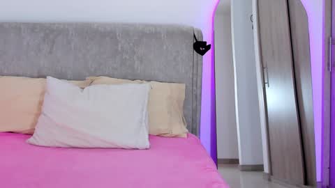 Samantha Ferrec online show from January 17, 2025, 6:33 pm