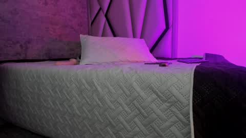 samantha_scottt online show from October 18, 2025, 9:10 am