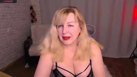 Snapshot of samantha_si chatting on February 15, 2025, 6:44 pm Samantha online show from February 15, 2025, 6:44 pm