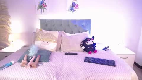 Snapshot of samantha_spike chatting on December 1, 2025, 8:08 am Samantha online show from December 1, 2025, 8:08 am