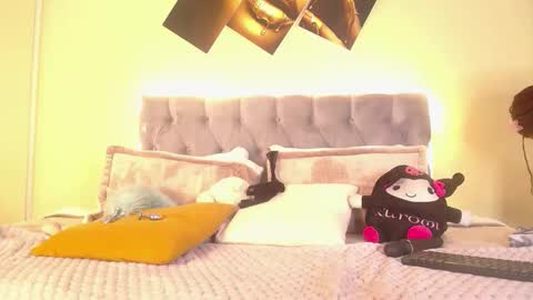 Snapshot of samantha_spike chatting on December 5, 2025, 8:23 am Samantha online show from December 5, 2025, 8:23 am