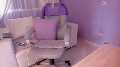 samantha_thompsoon online show from March 18, 2026, 9:40 pm