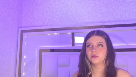 samanthaa_sm online show from November 13, 2025, 11:42 am