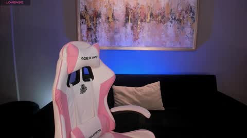 Samantha Klein online show from November 22, 2025, 2:54 am