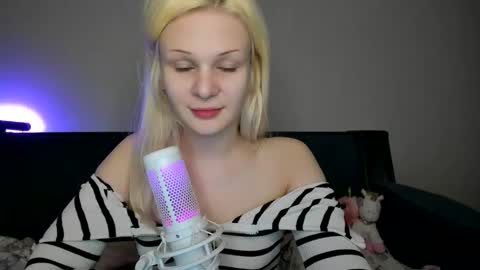 Samantha online show from March 6, 2025, 5:33 pm