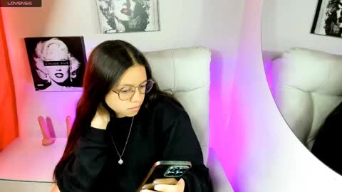 Samantha online show from April 9, 2026, 3:17 pm