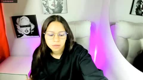 Samantha online show from April 13, 2026, 2:33 pm