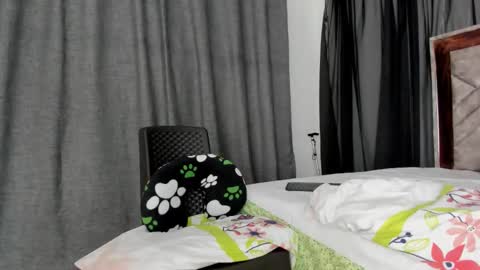 samanttamilf online show from March 17, 2026, 12:04 am