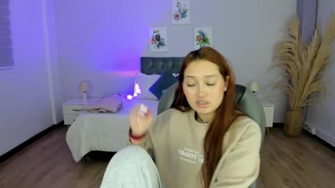 samara_hilton_2 online show from October 27, 2025, 7:07 pm