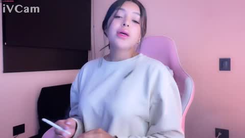 Snapshot of samara_lam chatting on March 12, 2025, 5:02 am Sammy  online show from March 12, 2025, 5:02 am