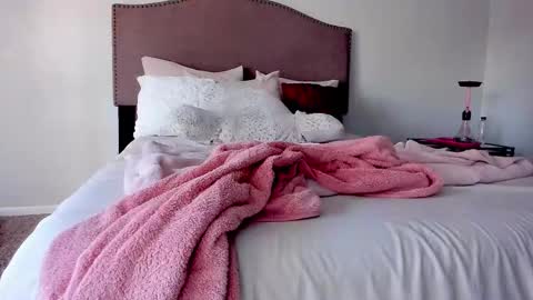 Yaya online show from October 22, 2025, 11:04 pm