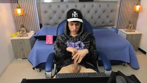 Snapshot of samblack_ chatting on February 21, 2026, 2:18 pm Sam online show from February 21, 2026, 2:18 pm