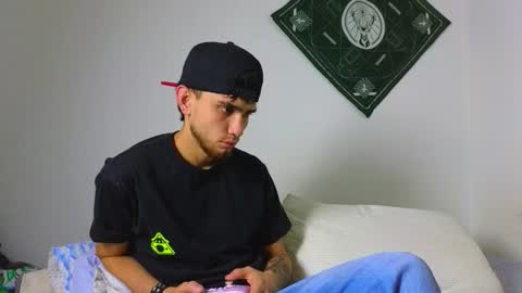 Snapshot of samevansx chatting on December 17, 2025, 11:22 pm samevansx online show from December 17, 2025, 11:22 pm