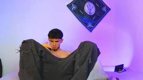 Snapshot of samevansx chatting on December 19, 2025, 4:25 pm samevansx online show from December 19, 2025, 4:25 pm