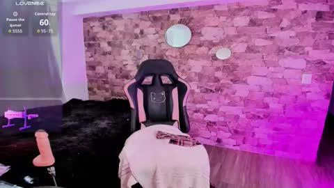 samiacooper25 online show from March 26, 2026, 2:11 pm