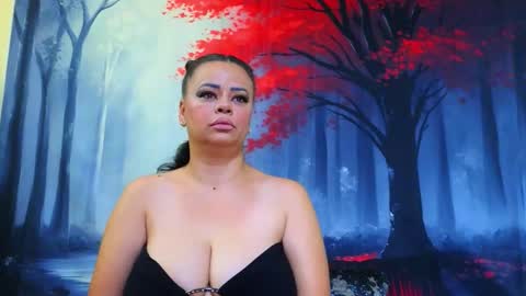     online show from October 4, 2025, 8:18 pm