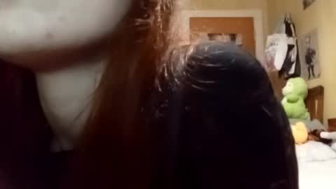 Snapshot of samiravilmont chatting on October 22, 2025, 4:29 pm Mira online show from October 22, 2025, 4:29 pm