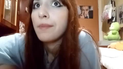 Snapshot of samiravilmont chatting on November 2, 2025, 3:14 pm Mira online show from November 2, 2025, 3:14 pm