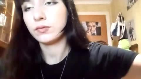 Snapshot of samiravilmont chatting on November 28, 2025, 4:20 pm Mira online show from November 28, 2025, 4:20 pm