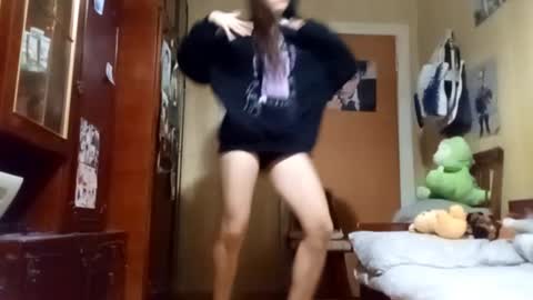 Snapshot of samiravilmont chatting on December 1, 2025, 4:12 pm Mira online show from December 1, 2025, 4:12 pm