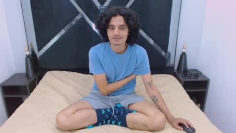 Snapshot of samisaturno chatting on February 16, 2026, 8:05 pm samisaturno online show from February 16, 2026, 8:05 pm