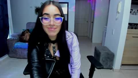 Snapshot of samismith77 chatting on May 5, 2026, 11:02 pm SARA online show from May 5, 2026, 11:02 pm