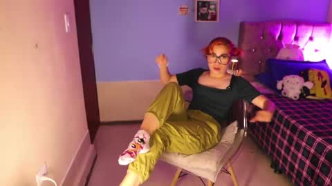 Snapshot of sammy__8 chatting on August 2, 2026, 1:04 am Sammy online show from August 2, 2026, 1:04 am