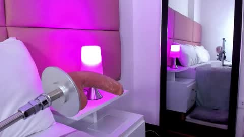 Sammy Morales online show from November 20, 2025, 1:44 pm