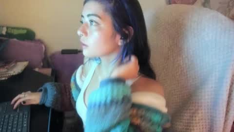   online show from December 3, 2025, 5:48 am