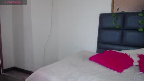 samuel_dark online show from April 12, 2026, 5:07 pm