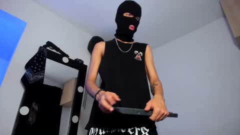 Snapshot of samuel_suarez chatting on November 4, 2025, 1:16 am online show from November 4, 2025, 1:16 am