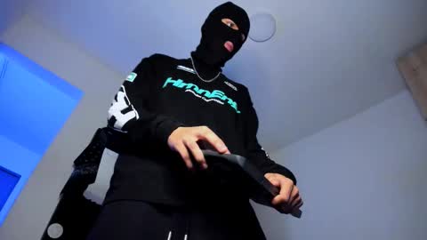 Snapshot of samuel_suarez chatting on November 14, 2025, 2:54 am online show from November 14, 2025, 2:54 am