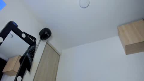 Snapshot of samuel_suarez chatting on November 26, 2025, 5:19 am online show from November 26, 2025, 5:19 am