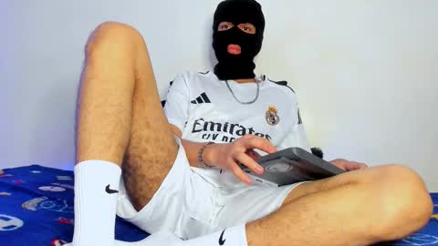 Snapshot of samuel_suarez chatting on November 28, 2025, 5:54 am online show from November 28, 2025, 5:54 am