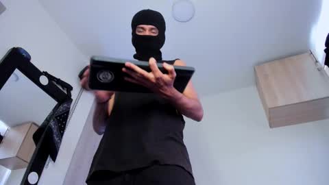 Snapshot of samuel_suarez chatting on November 29, 2025, 4:32 pm online show from November 29, 2025, 4:32 pm