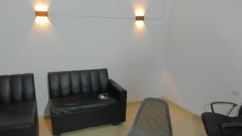 samxx_muscle online show from May 14, 2026, 1:29 pm