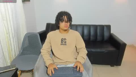 Snapshot of samxx_muscle chatting on June 23, 2026, 12:14 pm samxx_muscle online show from June 23, 2026, 12:14 pm