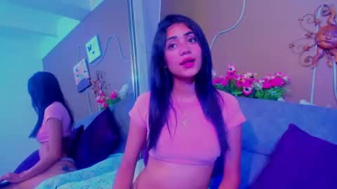 Laura mejia online show from June 25, 2026, 1:59 pm