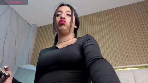 Snapshot of samy_queen_tx chatting on October 1, 2025, 12:11 pm Online 800 to 1400 online show from October 1, 2025, 12:11 pm