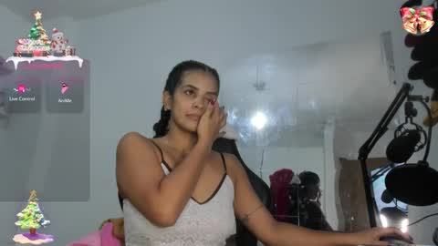 SamyHolbrook online show from December 19, 2025, 3:46 am