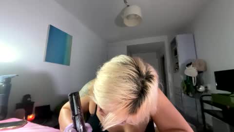 Snapshot of samymoon3 chatting on November 6, 2025, 7:15 pm Samymoon online show from November 6, 2025, 7:15 pm