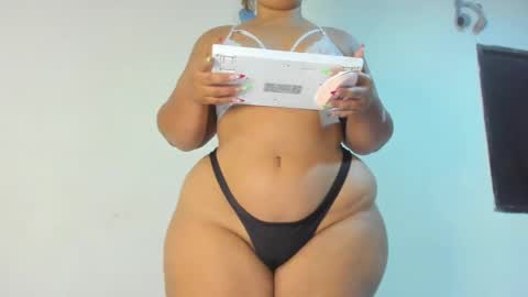 Snapshot of samyyriverss chatting on December 29, 2024, 2:17 am Samy and Valery online show from December 29, 2024, 2:17 am