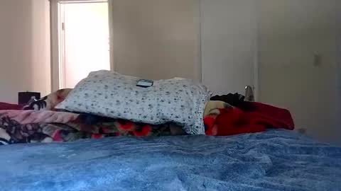 sanchezabsurdo online show from October 3, 2025, 1:19 pm