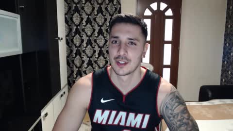 Snapshot of sanchezerik4 chatting on February 4, 2025, 8:46 am Sanchez Erik online show from February 4, 2025, 8:46 am