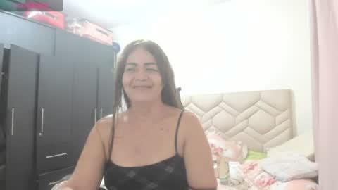 Snapshot of sanddi_milff chatting on July 18, 2026, 7:17 pm Sanddi online show from July 18, 2026, 7:17 pm
